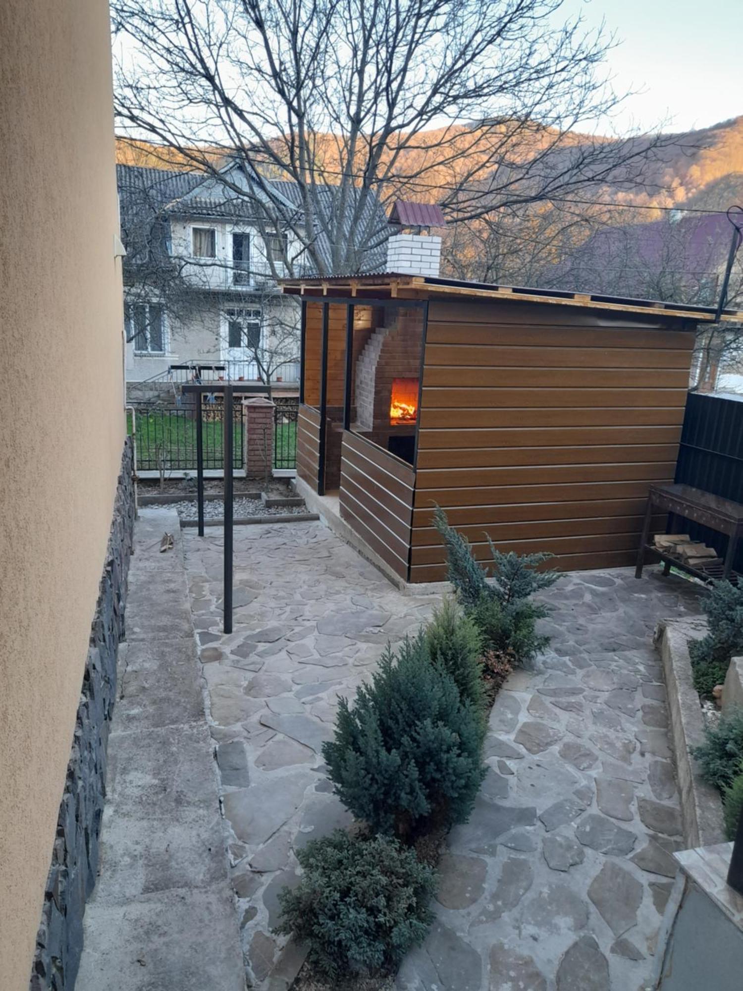 Dva Opryshka Villa Яремче Стая снимка